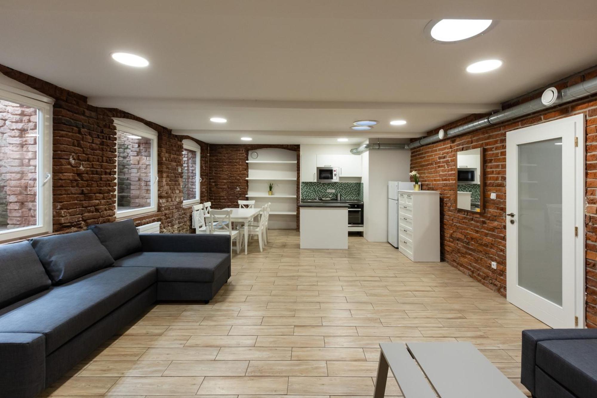Spacious Apartment In Quiet Courtyard Near Charles Bridge Prag Dış mekan fotoğraf