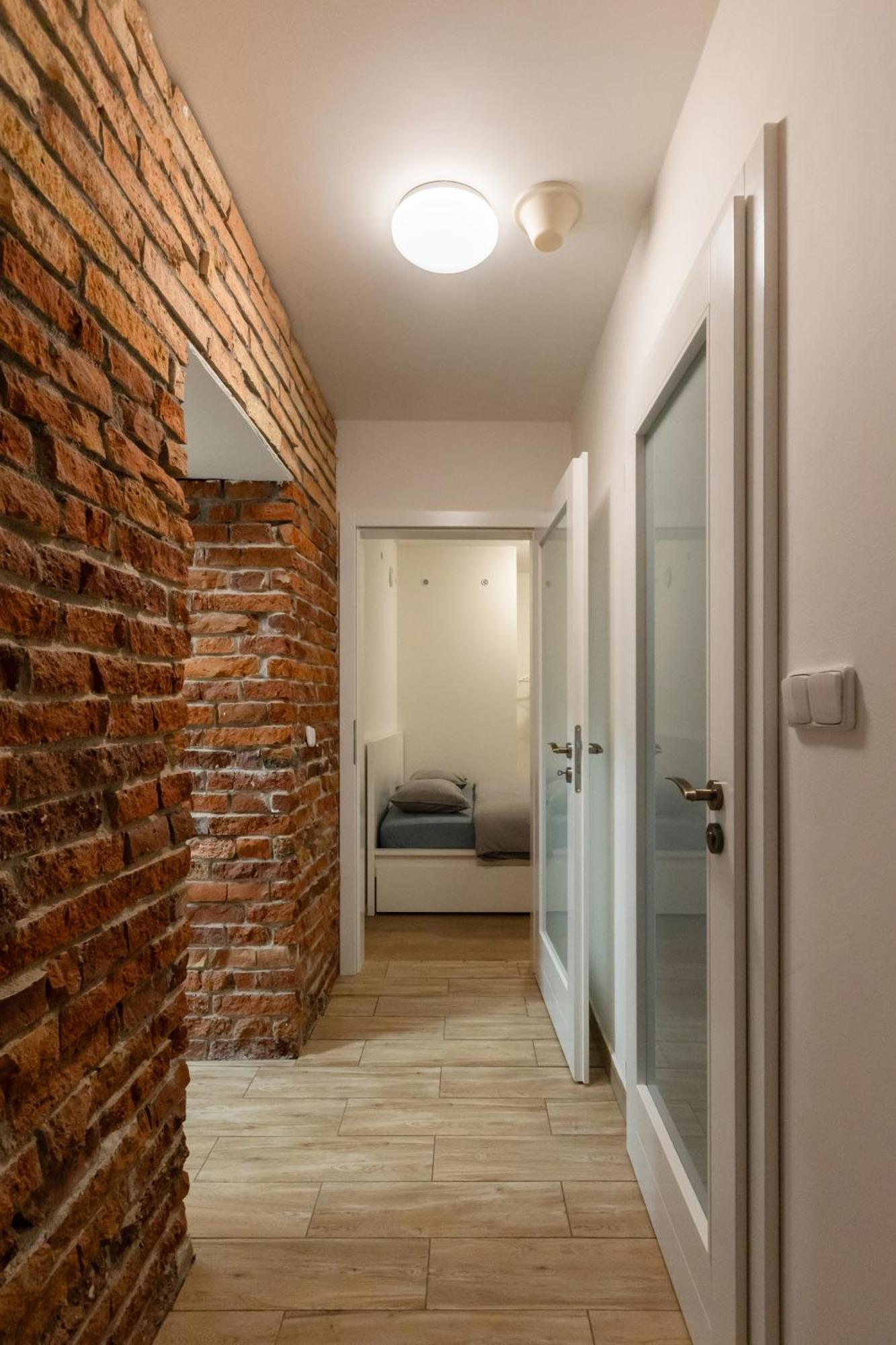 Spacious Apartment In Quiet Courtyard Near Charles Bridge Prag Dış mekan fotoğraf